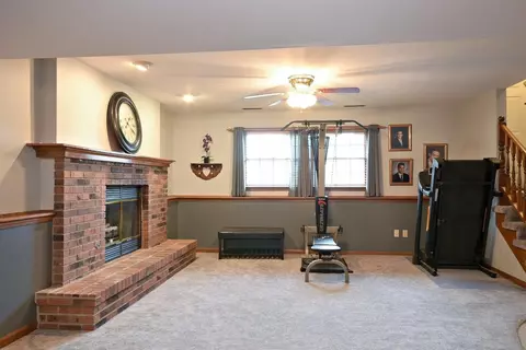 552 N Holly Ln, Griffith, IN 46319 photo 6