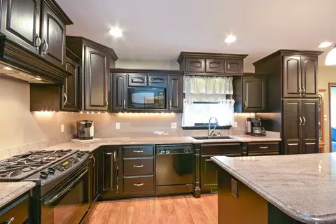 552 N Holly Ln, Griffith, IN 46319 photo 3