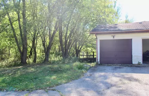 3906-3908 Silhavy Rd, Valparaiso, IN 46383 photo 8