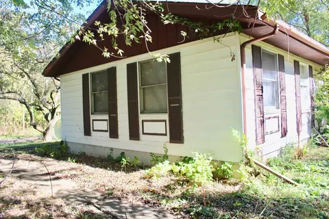 3906-3908 Silhavy Rd, Valparaiso, IN 46383 photo 4
