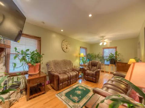 18343 School St, Lansing, IL 60438 photo 7