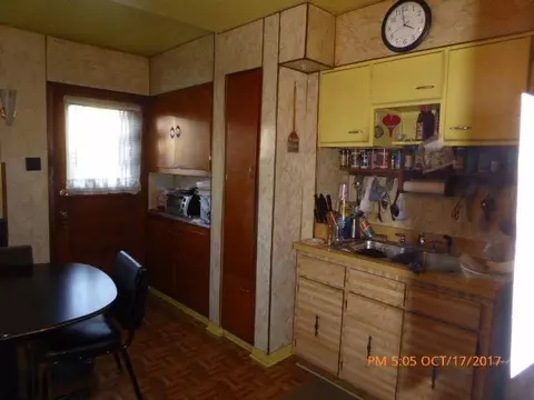 669 Delaware St, Gary, IN 46402 photo 4