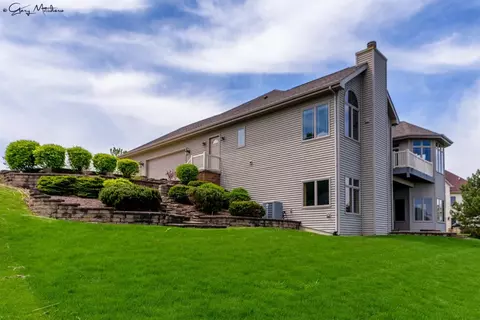 687 Davis Ct, Crown Point, IN 46307 photo 8