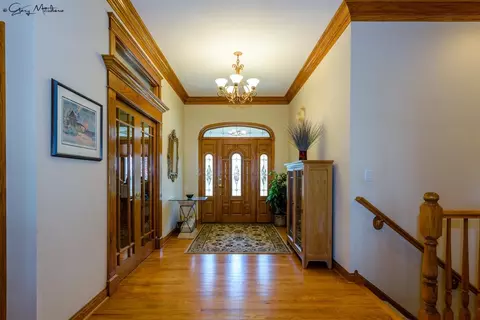 687 Davis Ct, Crown Point, IN 46307 photo 9