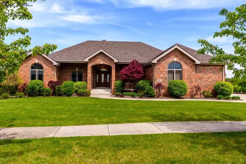 687 Davis Ct, Crown Point, IN 46307 photo 3