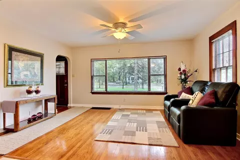 1328 Elm St, Griffith, IN 46319 photo 4