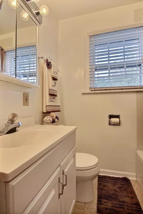 1328 Elm St, Griffith, IN 46319 photo 8