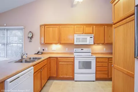 1735 Windfield Dr, Munster, IN 46321 photo 8