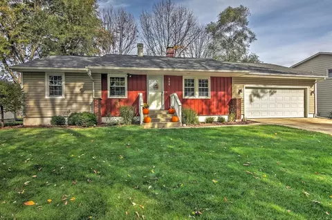 908 Walnut Ln, Crown Point, IN 46307 photo 2
