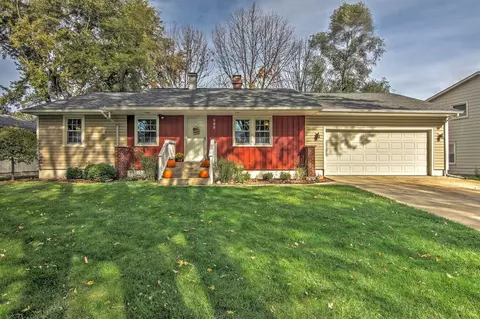 908 Walnut Ln, Crown Point, IN 46307 photo 1