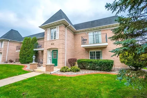 2649 Georgetowne Dr #D1, Highland, IN 46322 photo 1