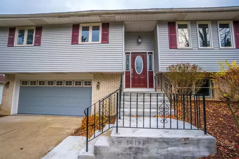 8611 Christopher Dr, Saint John, IN 46373 photo 2