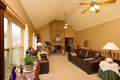 7546 E 103rd Dr, Crown Point, IN 46307 photo 3