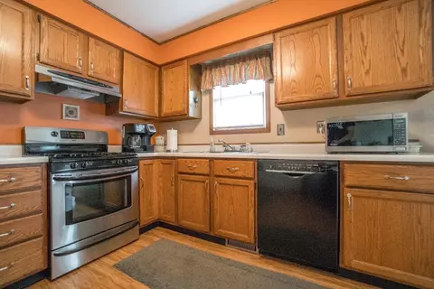 3284 Rustic Ln, Crown Point, IN 46307 photo 3