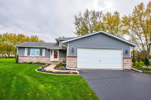 3284 Rustic Ln, Crown Point, IN 46307 photo 1
