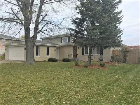 9813 Arthur Pl, Crown Point, IN 46307 photo 1