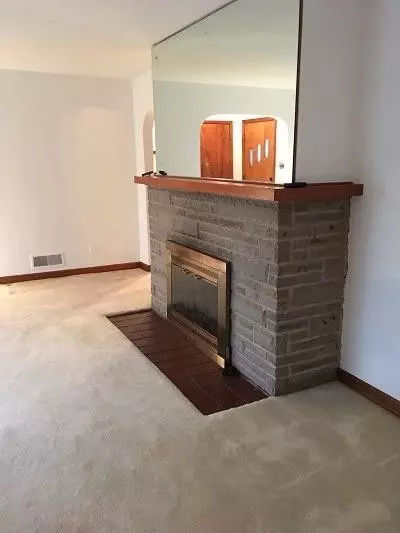 665 E South St, Crown Point, IN 46307 photo 4