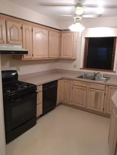 665 E South St, Crown Point, IN 46307 photo 2