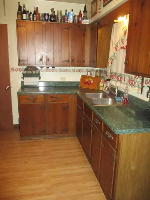527 N Colfax St, Griffith, IN 46319 photo 10