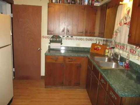 527 N Colfax St, Griffith, IN 46319 photo 9