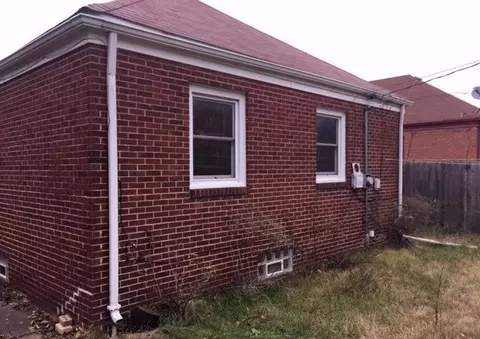 531 Ellsworth St, Gary, IN 46404 photo 3
