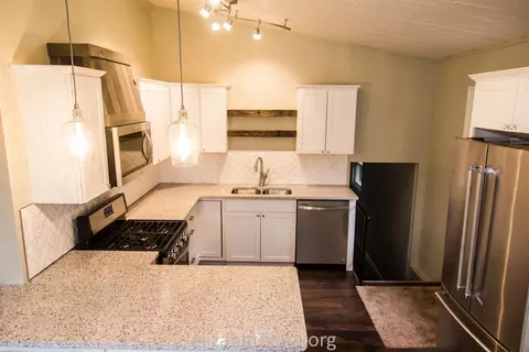 1040 N Wheeler St, Griffith, IN 46319 photo 6