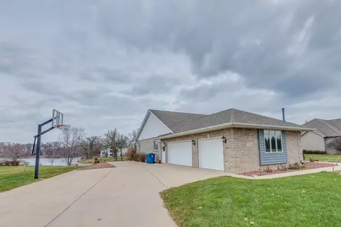 7196 E 107th Ct, Crown Point, IN 46307 photo 2