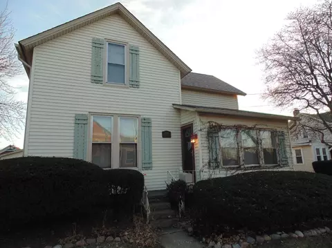 209 E North St, Crown Point, IN 46307 photo 2