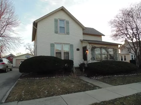 209 E North St, Crown Point, IN 46307 photo 1