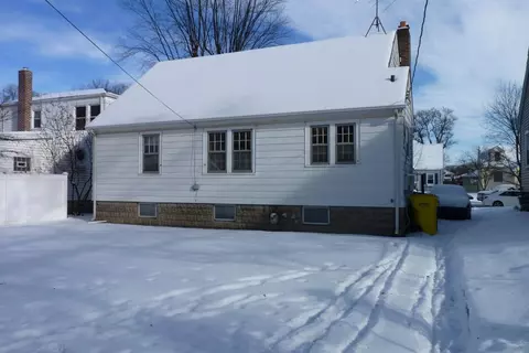 338 N Harvey St, Griffith, IN 46319 photo 2