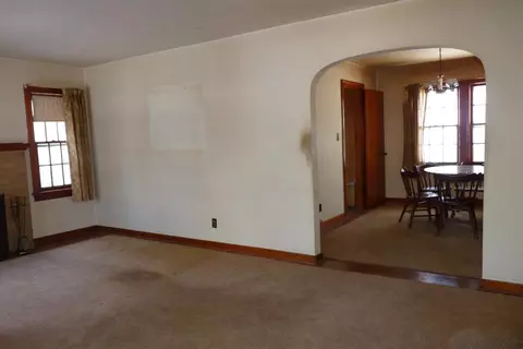338 N Harvey St, Griffith, IN 46319 photo 5