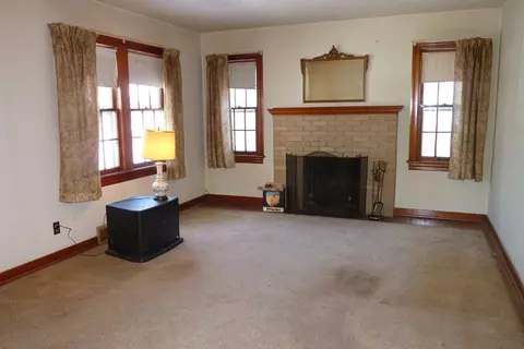 338 N Harvey St, Griffith, IN 46319 photo 4