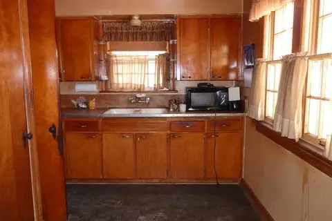 338 N Harvey St, Griffith, IN 46319 photo 10
