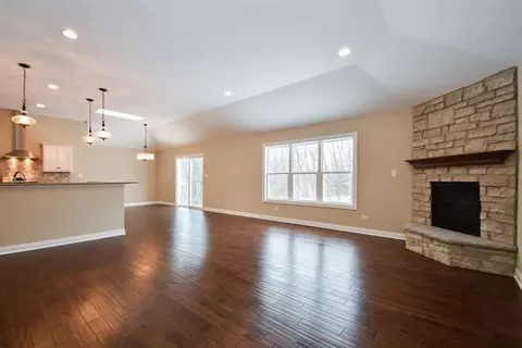 1007 Oak Grove Ct, Crown Point, IN 46307 photo 5