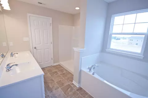 2400 Wicklow Dr, Valparaiso, IN 46385 photo 9