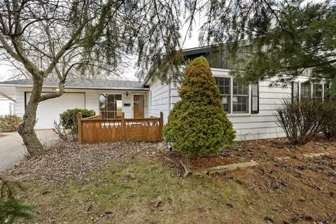 720 James Pl, Griffith, IN 46319 photo 3