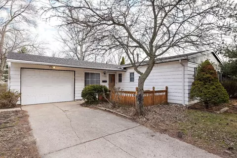 720 James Pl, Griffith, IN 46319 photo 2