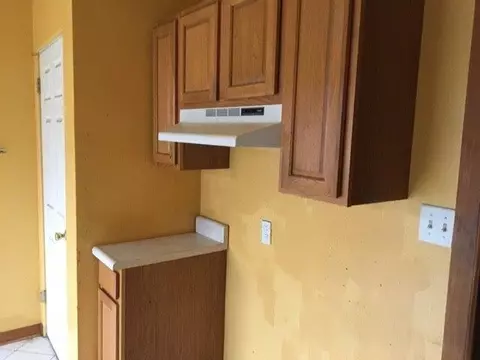 563 King St, Gary, IN 46406 photo 6