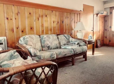 147 W Oak Ave, Griffith, IN 46319 photo 4