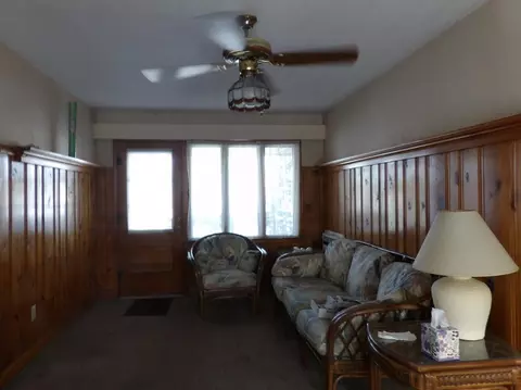 147 W Oak Ave, Griffith, IN 46319 photo 2