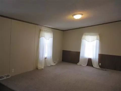 2781 E 1065, De Motte, IN 46310 photo 5