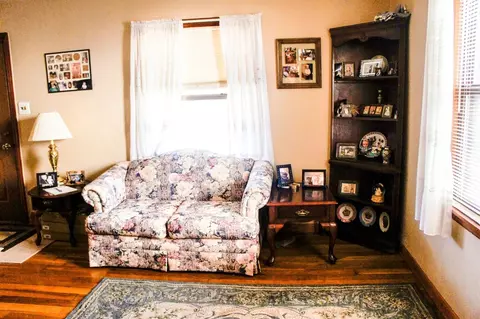 115 N Wiggs St, Griffith, IN 46319 photo 3
