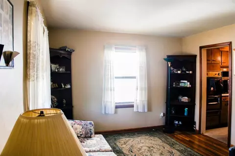 115 N Wiggs St, Griffith, IN 46319 photo 2