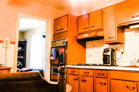 115 N Wiggs St, Griffith, IN 46319 photo 5