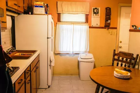115 N Wiggs St, Griffith, IN 46319 photo 4