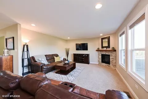 1148 Jeanne Ct, Crown Point, IN 46307 photo 3