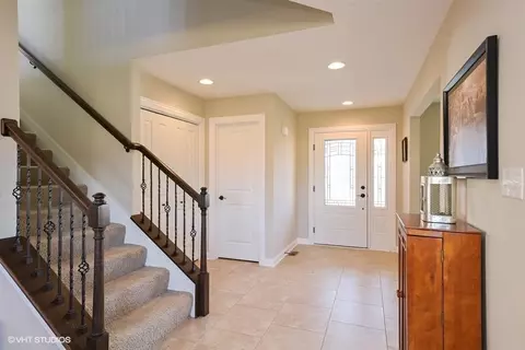 1148 Jeanne Ct, Crown Point, IN 46307 photo 2