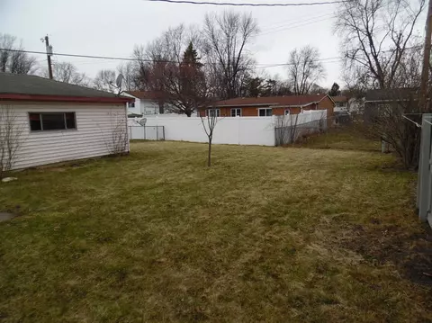 700 Darcy Ln, Griffith, IN 46319 photo 4