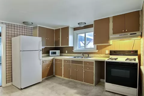 143 E High St, Wheatfield, IN 46392 photo 8
