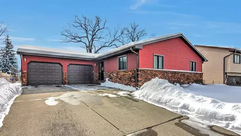 445 Northgate Dr, Crown Point, IN 46307 photo 1